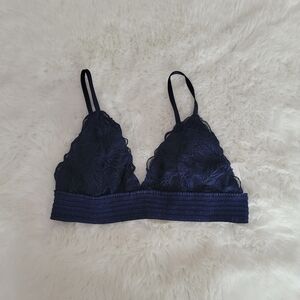 🦋AERIE LACE DETAIL TRIANGLE BRALETTE SIZE M